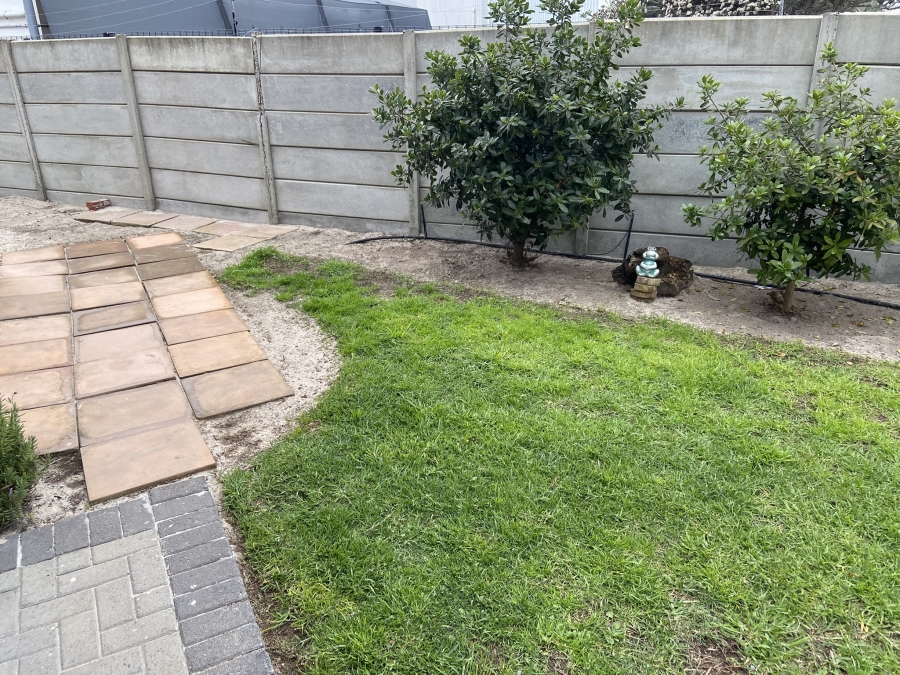 2 Bedroom Property for Sale in Capricorn Western Cape